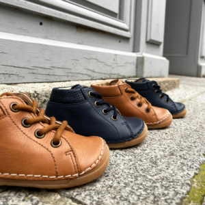 Chaussure-montante-bebe FRODDO PaixLaces Coloris camel ou marine